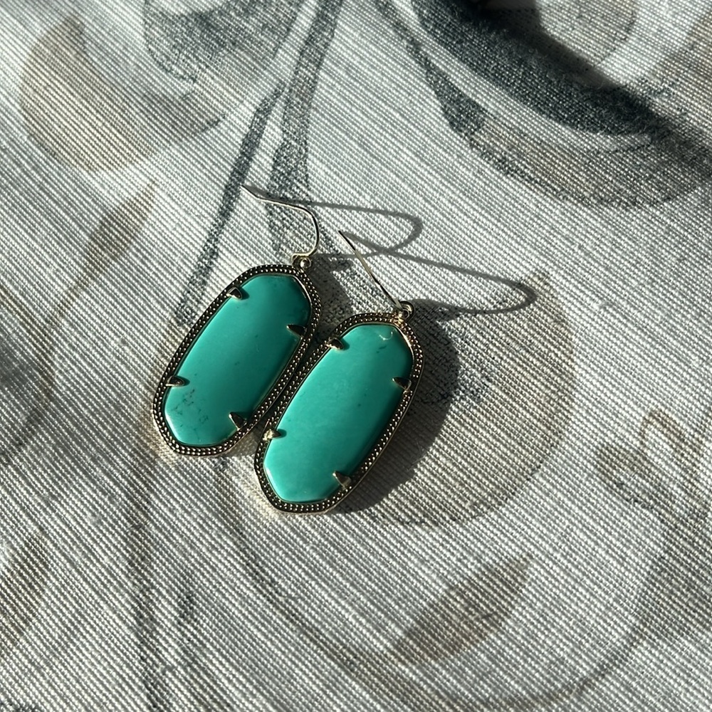 Kendra Scott Elle Drop Earrings in Turquoise - Picture 4 of 4